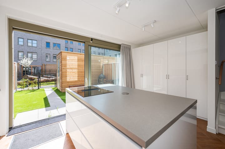 Photo 21 of Albaniëstraat 23