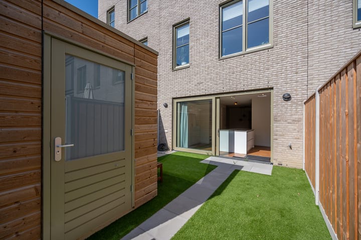 Photo 23 of Albaniëstraat 23