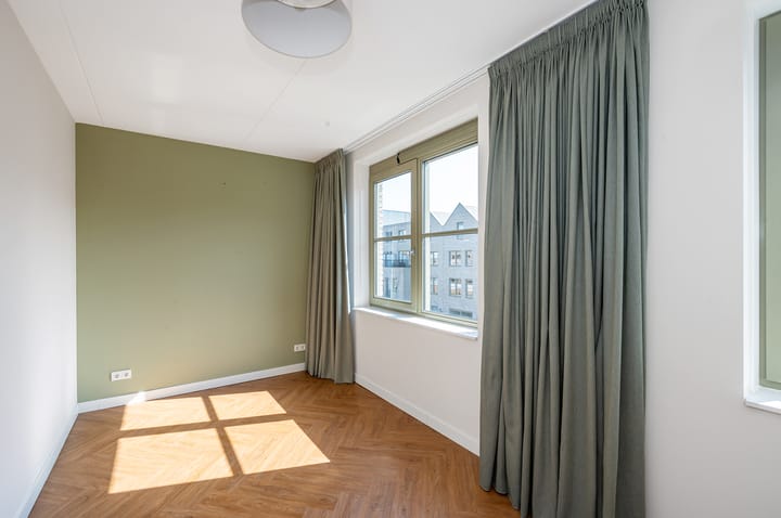 Photo 28 of Albaniëstraat 23