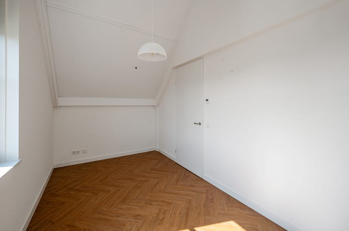 Photo 34 of Albaniëstraat 23