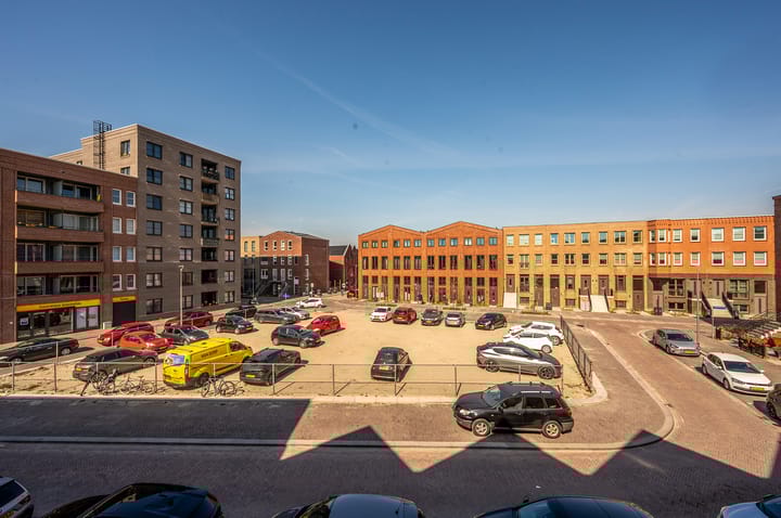 Photo 42 of Albaniëstraat 23