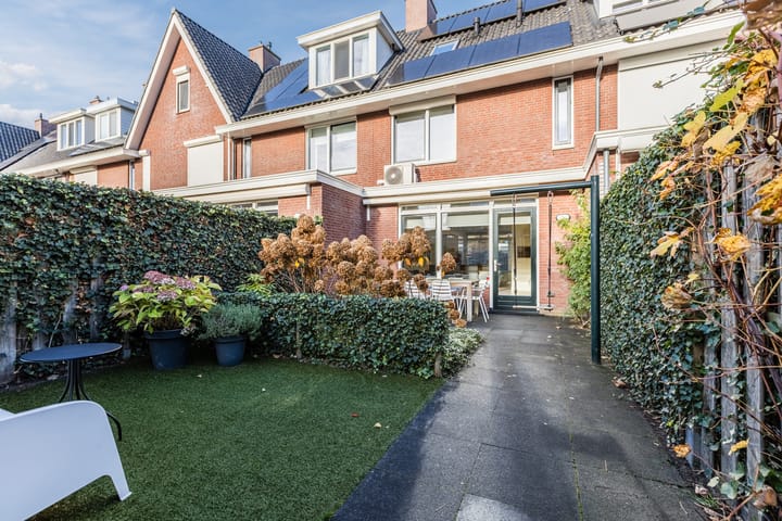 Photo 2 of Parelmoervlinder 67