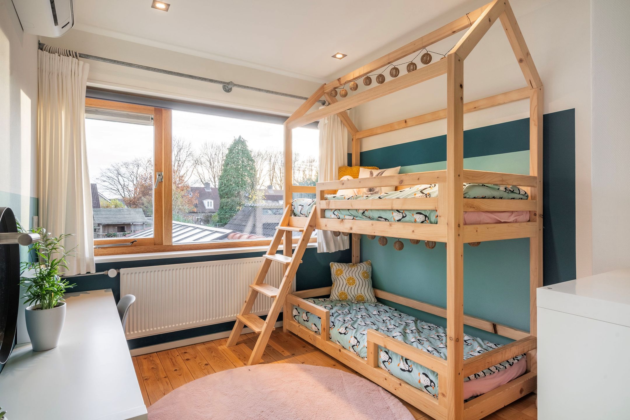 Photo 30 of Burgemeester Verstraatenlaan 18-A