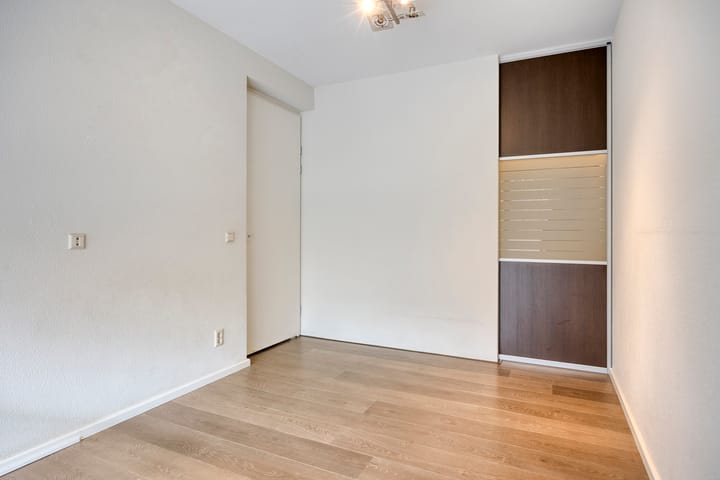 Photo 9 of Sporenring 226