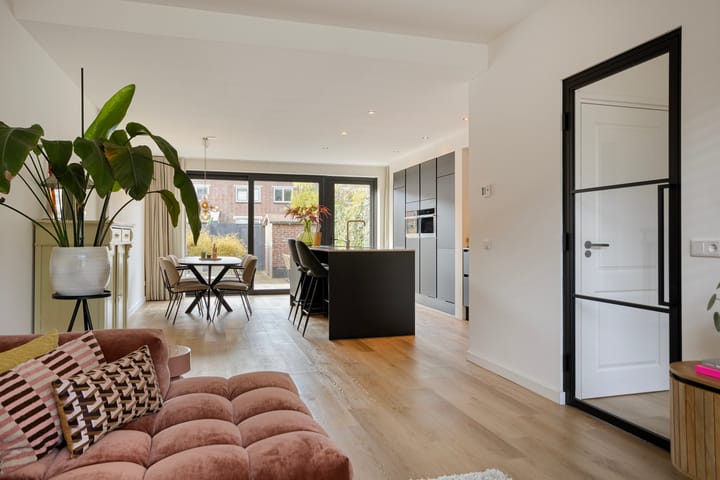 Photo 11 of Appelbloesemstraat 12