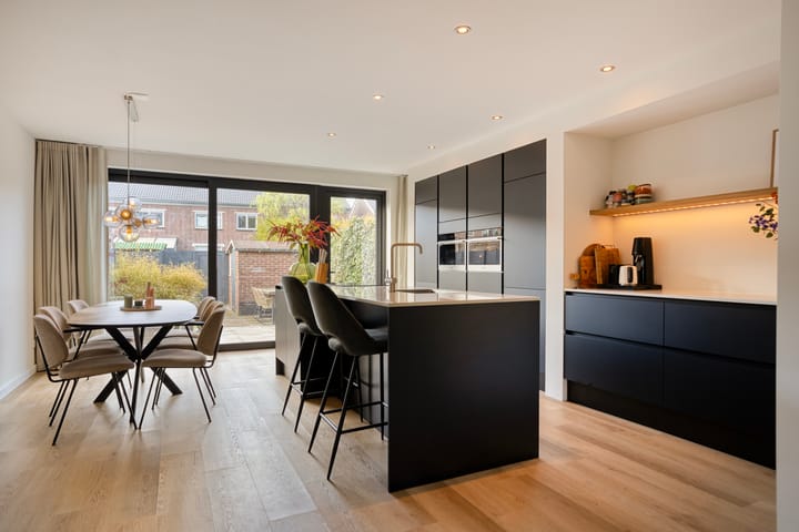 Photo 14 of Appelbloesemstraat 12