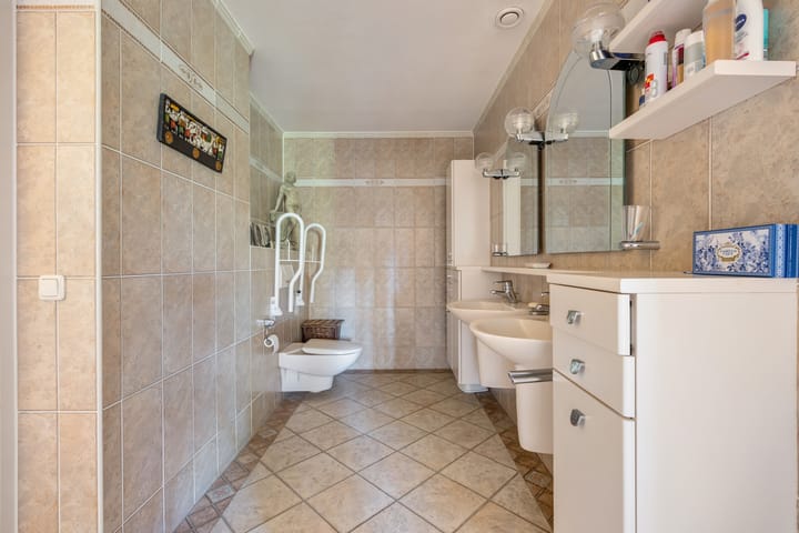 Photo 5 of Valkenierslaan 35-A2