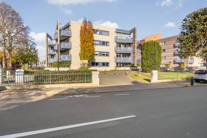 Photo 9 of Valkenierslaan 35-A2