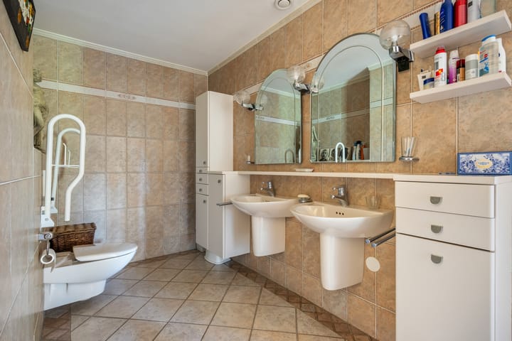 Photo 43 of Valkenierslaan 35-A2