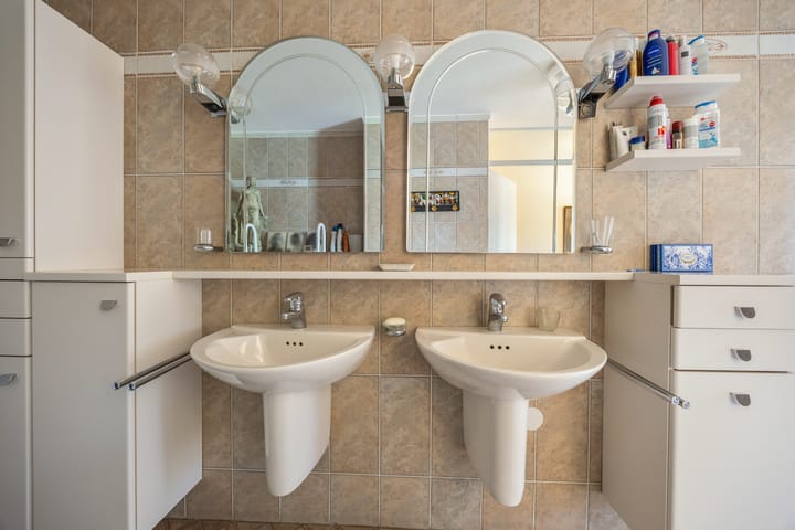 Photo 45 of Valkenierslaan 35-A2