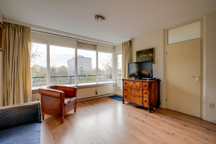 Photo 11 of Hijmans van den Berghlaan 226