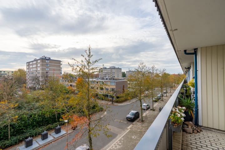 Photo 15 of Hijmans van den Berghlaan 226