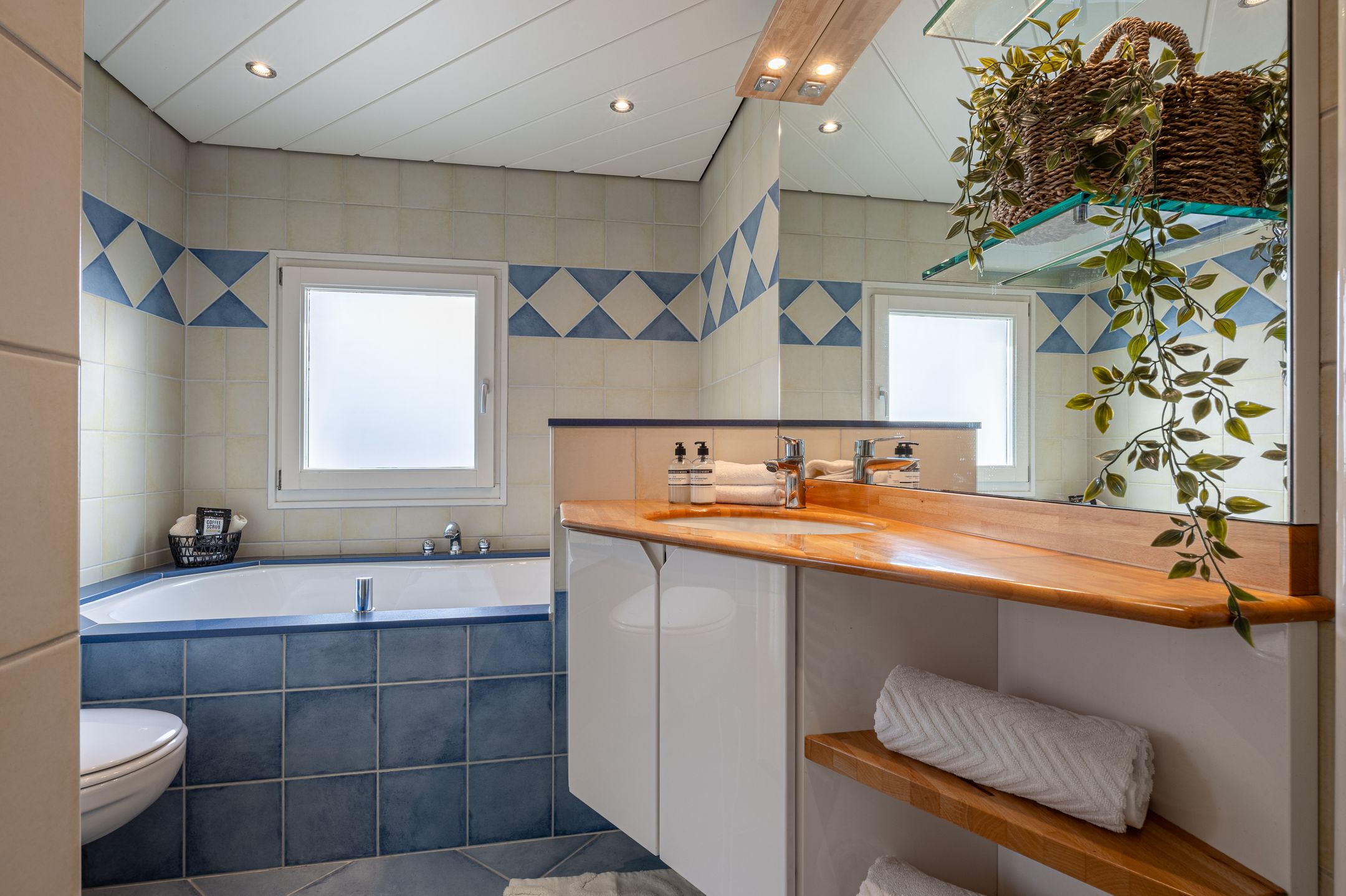 Photo 21 of de Ruijterkade 25