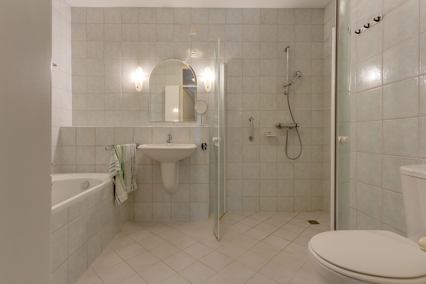 Foto 29 van Finsponglaan 5