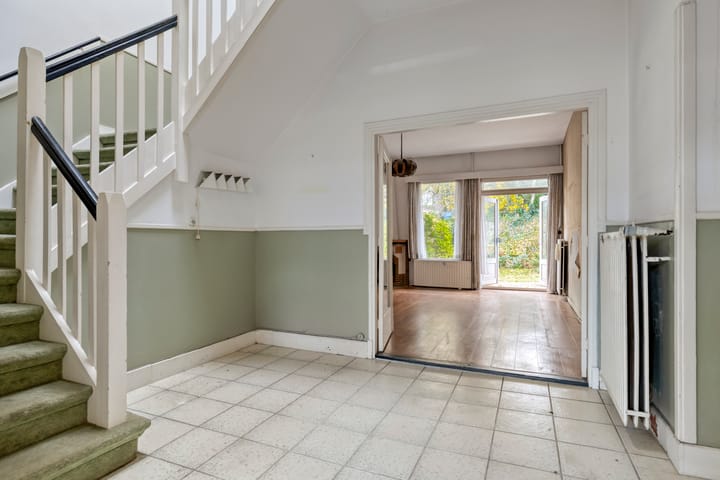 Photo 2 of Johan van Oldenbarneveltlaan 112