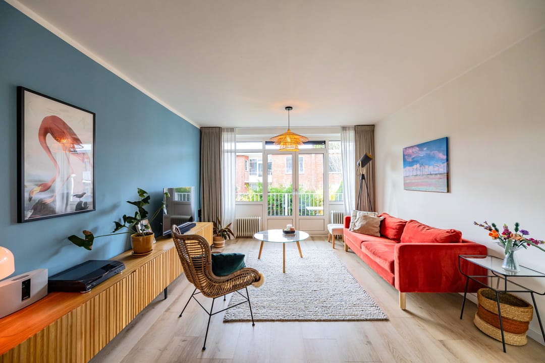 Photo 1 of Huygensstraat 28