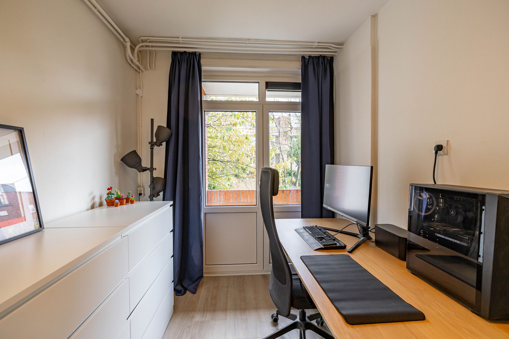 Photo 18 of Huygensstraat 28