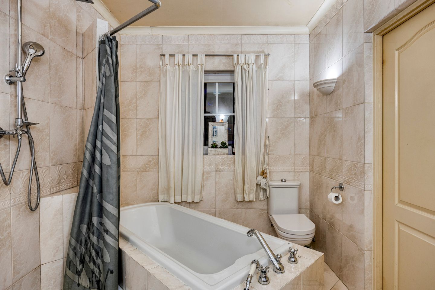 Photo 10 of Koestraat 99