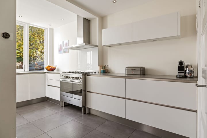 Photo 3 of Bilderdijklaan 8