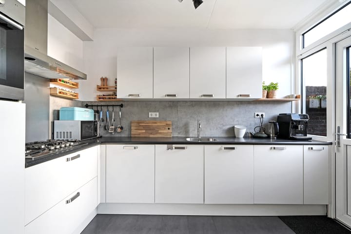 Photo 10 of Swaalingestraat 2