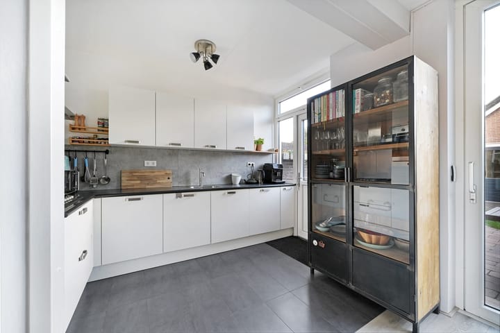 Photo 11 of Swaalingestraat 2