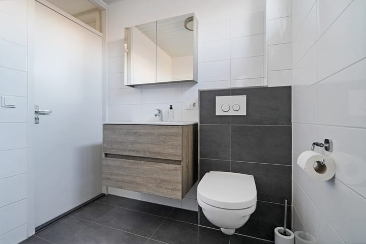 Photo 24 of Swaalingestraat 2