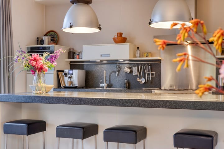 Photo 2 of Roelofsbeldstraat 48