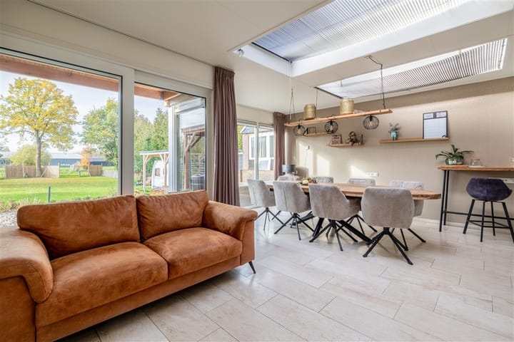 Photo 2 of Meidoornlaan 2-A