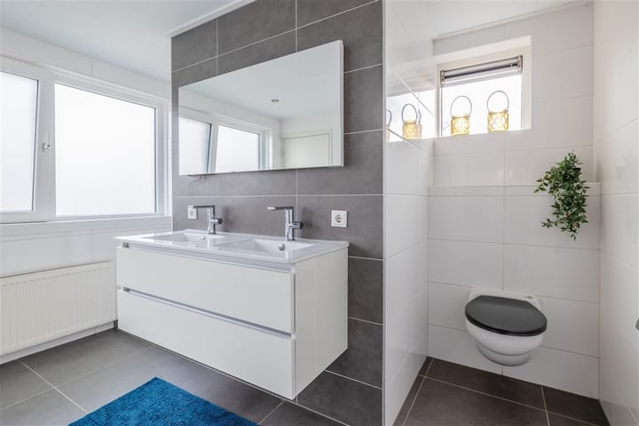 Photo 4 of Meidoornlaan 2-A