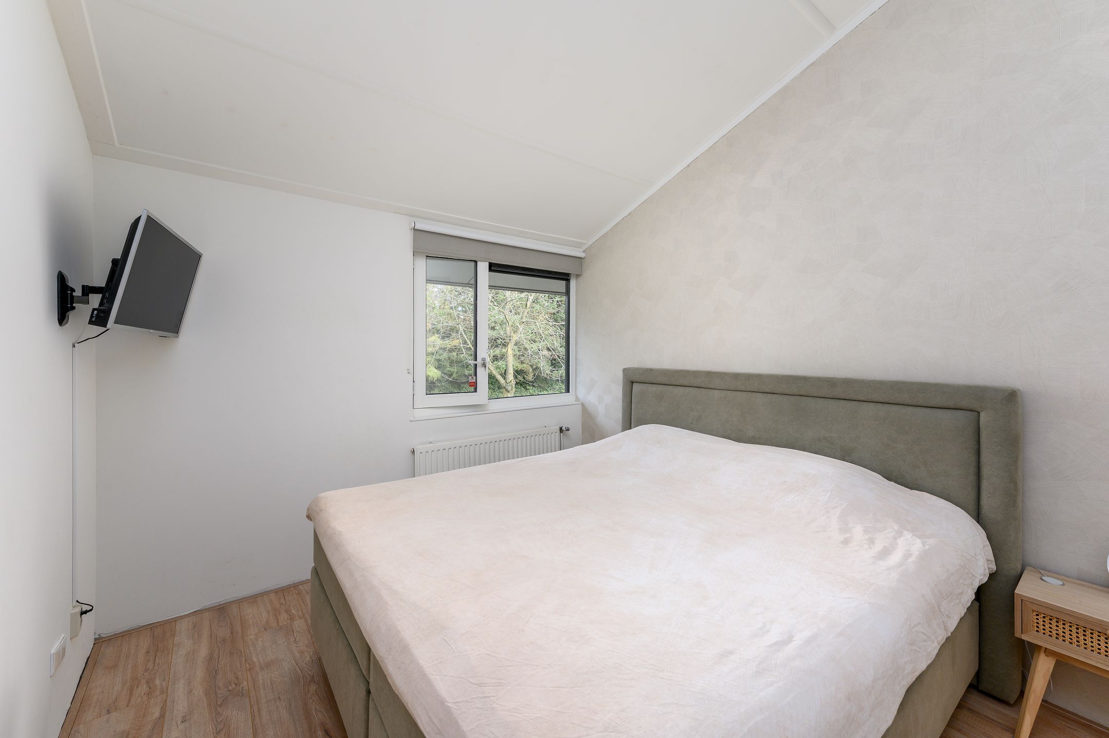 Foto 42 van Eeuwenweg 9