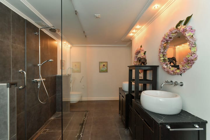 Photo 32 of Veenderweg 4-A