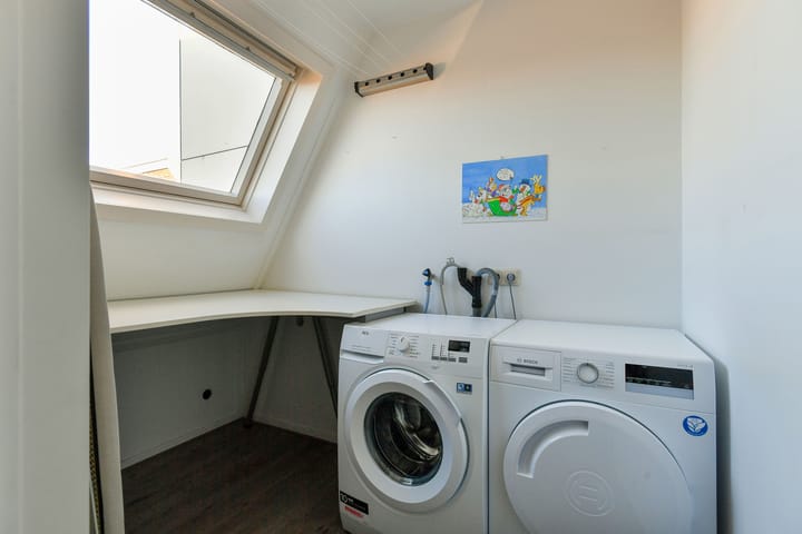 Photo 39 of Veenderweg 4-A