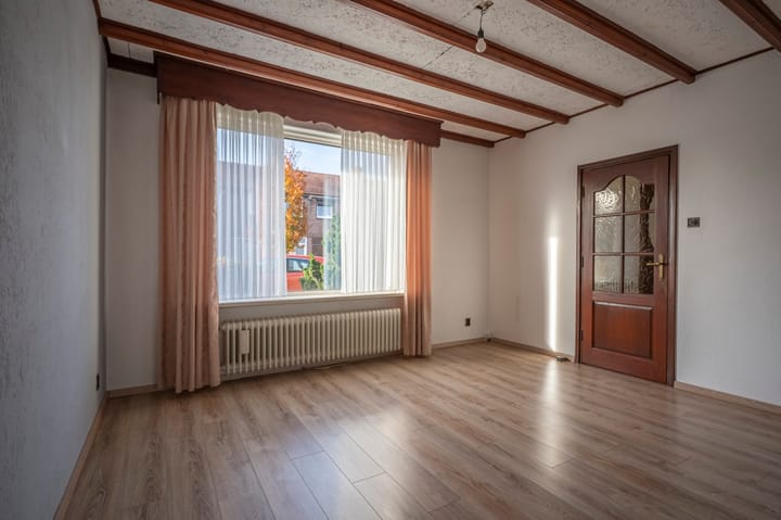 Photo 4 of Burg.Franssenstraat 18