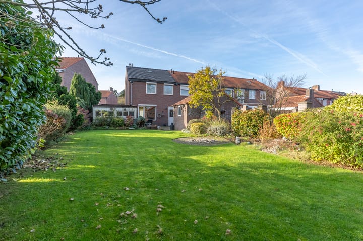 Foto 17 van Burg.Franssenstraat 18