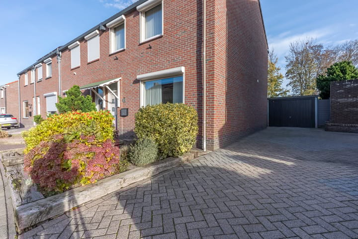 Foto 18 van Burg.Franssenstraat 18