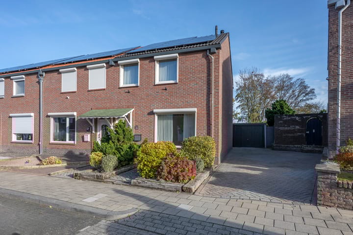 Foto 19 van Burg.Franssenstraat 18