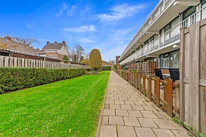 Photo 4 of Frank van Borselenstraat 12