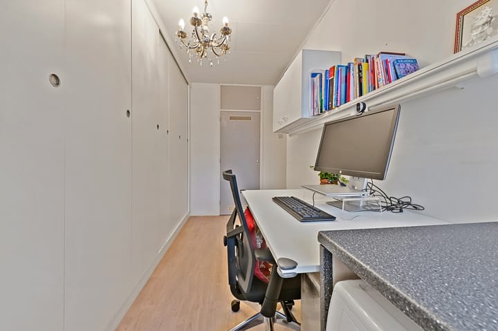 Photo 19 of Frank van Borselenstraat 12