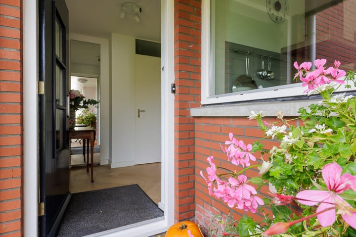 Foto 15 van IJssellaan 8