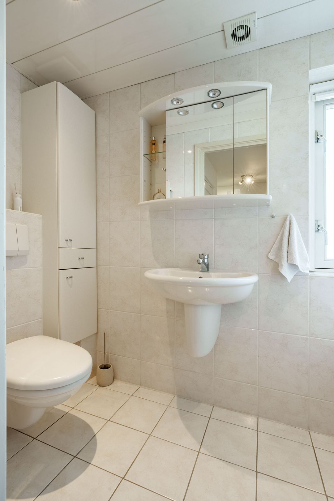 Photo 23 of Kamperfoelielaan 2