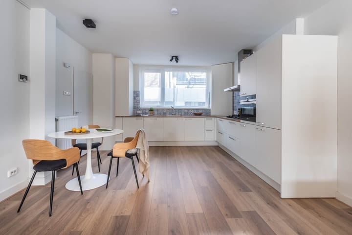 Photo 6 of Willemstraat 29-B