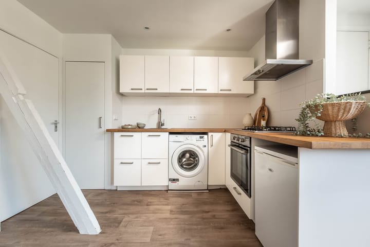 Photo 38 of Willemstraat 29-B