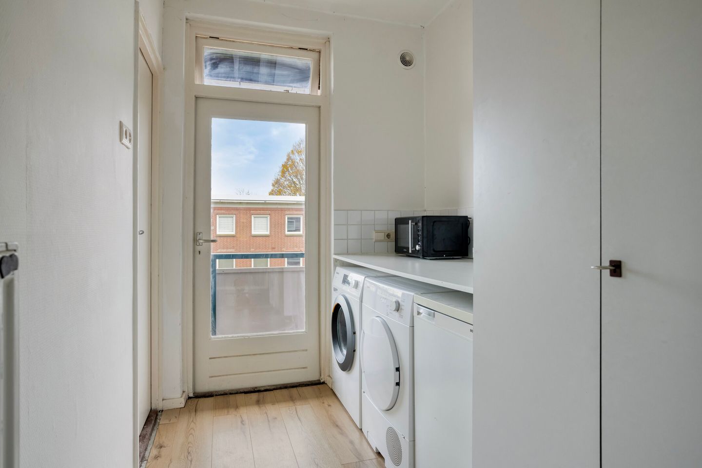 Photo 25 of Jan van der Heydenstraat 2-II