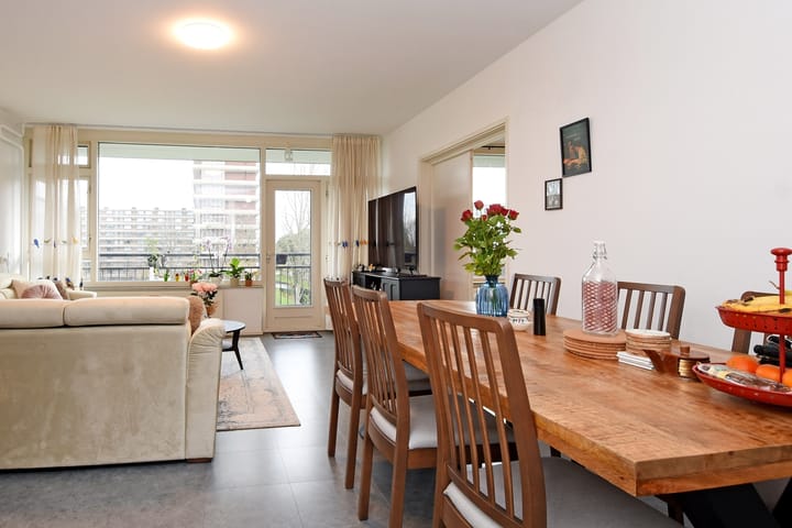 Foto 2 van Roland Holstlaan 1033