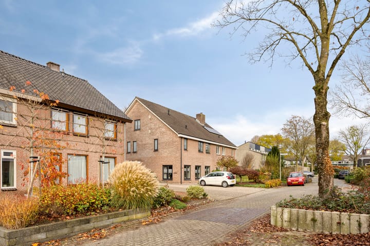 Photo 33 of van de Veldeweg 170