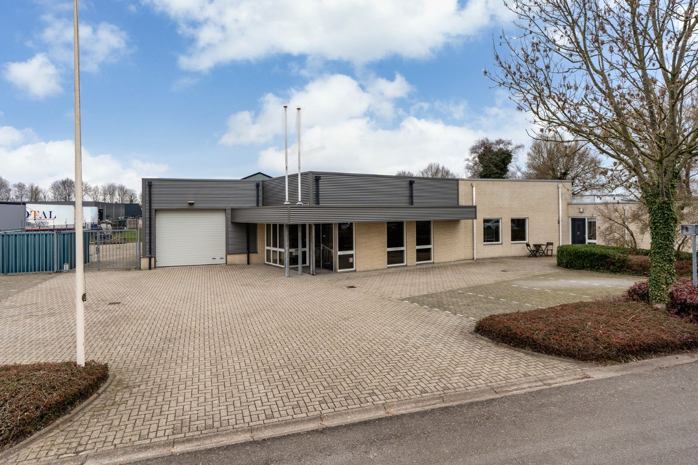 Bekijk foto 1 van Demeterlaan 9