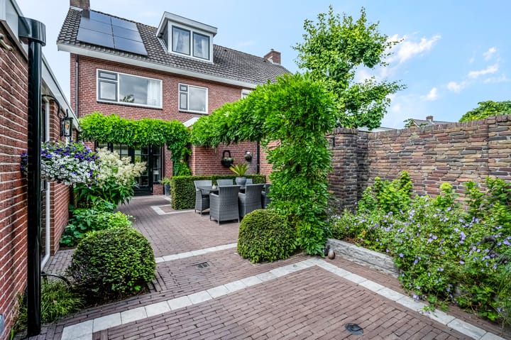 Photo 3 of Magirusstraat 11