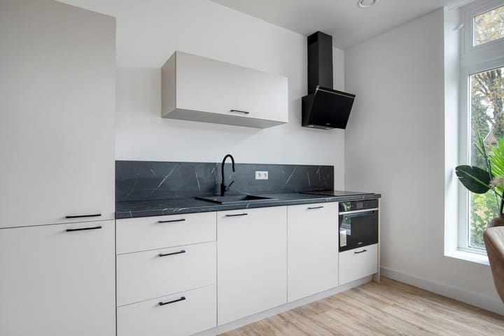 Photo 10 of Koninginnelaan 18-A