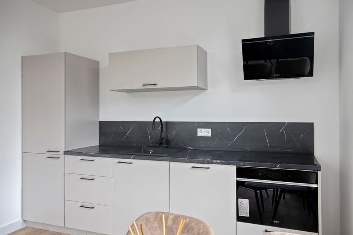 Photo 11 of Koninginnelaan 18-A