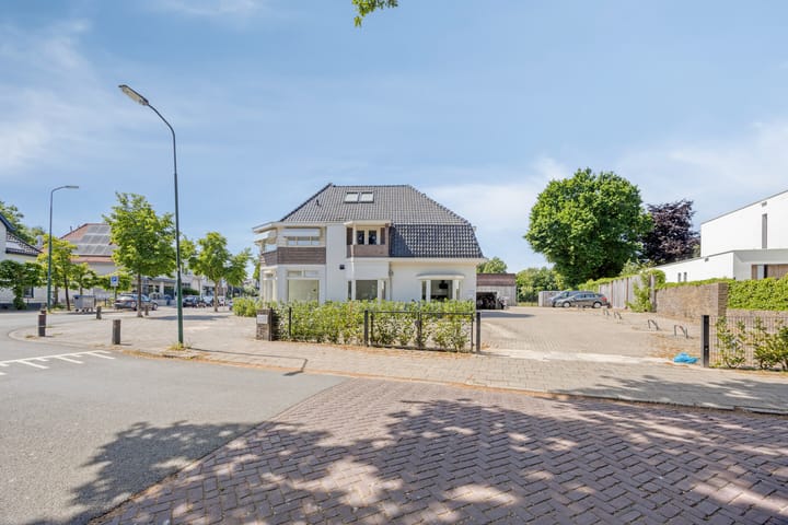 Photo 22 of Koninginnelaan 18-A